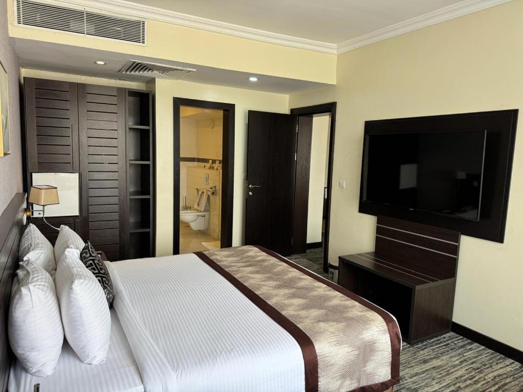 Hotel Golden Tulip Ibadan Exterior foto