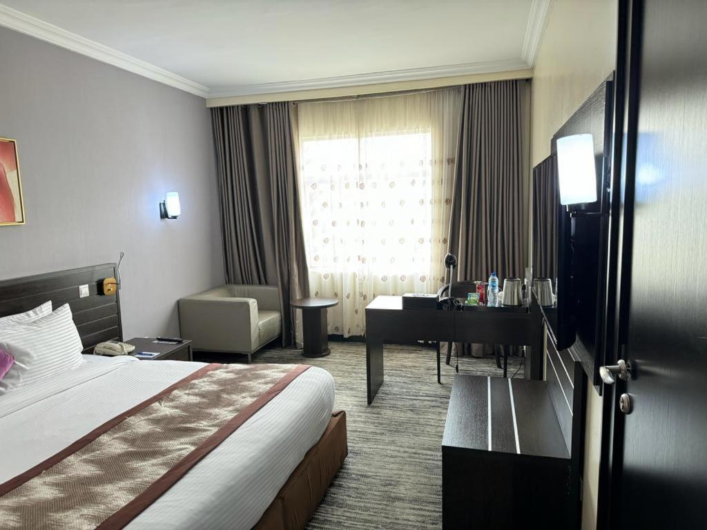 Hotel Golden Tulip Ibadan Exterior foto