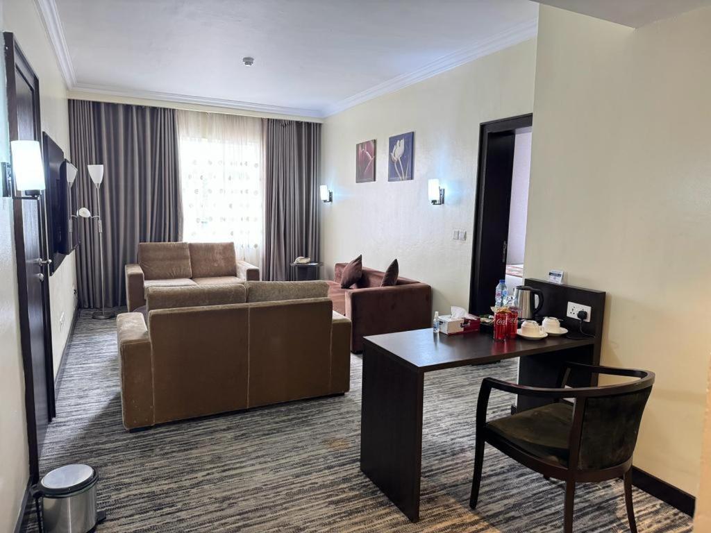 Hotel Golden Tulip Ibadan Exterior foto