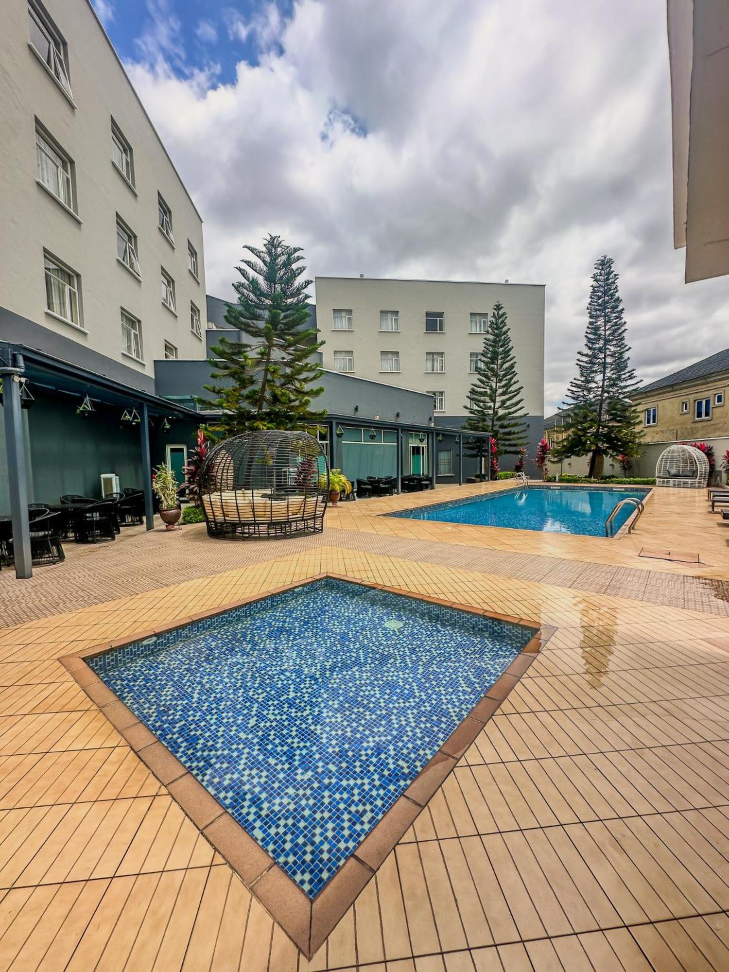 Hotel Golden Tulip Ibadan Exterior foto